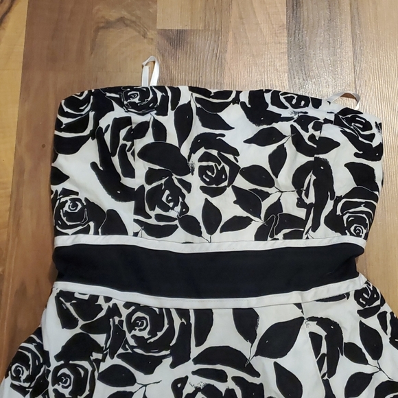 Strapless floral dress - Picture 2 of 4